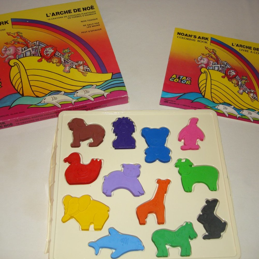 Vintage NOAH'S ARK animal shaped Plastic Crayons & Book ATTAT COLOR